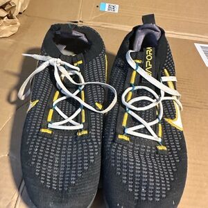 Nike Air VaporMax 2021 FK
Black University Gold